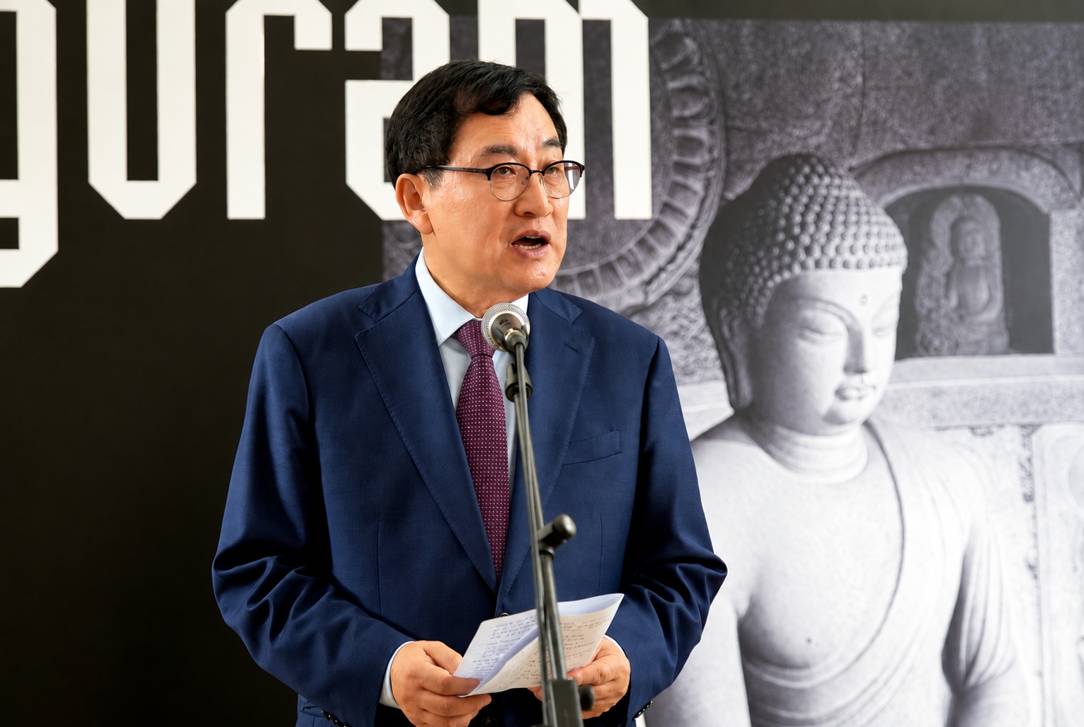 보도자료_경주시 파리서 천년 신라 알린다 석굴암 특별전 개막_02.jpg