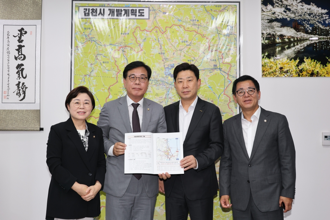 260915 박용선 포항시장, 영일만횡단대교 해상노선 추진 총력…국회 찾아 조속 추진 건의1.jpg